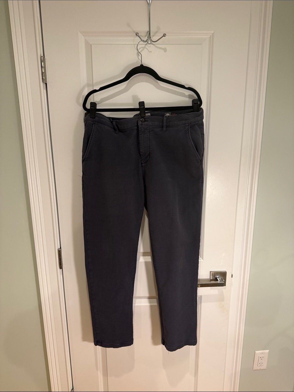 Faherty Men’s Navy Straight Chinos